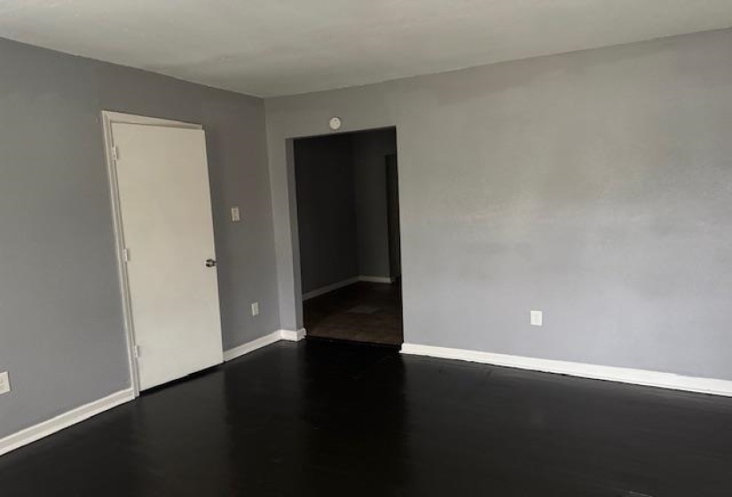1051 LAGRANGE AVE, Memphis, Tennessee 38107, 2 Bedrooms Bedrooms, 8 Rooms Rooms,2 BathroomsBathrooms,Residential,For Sale,LAGRANGE,10207445