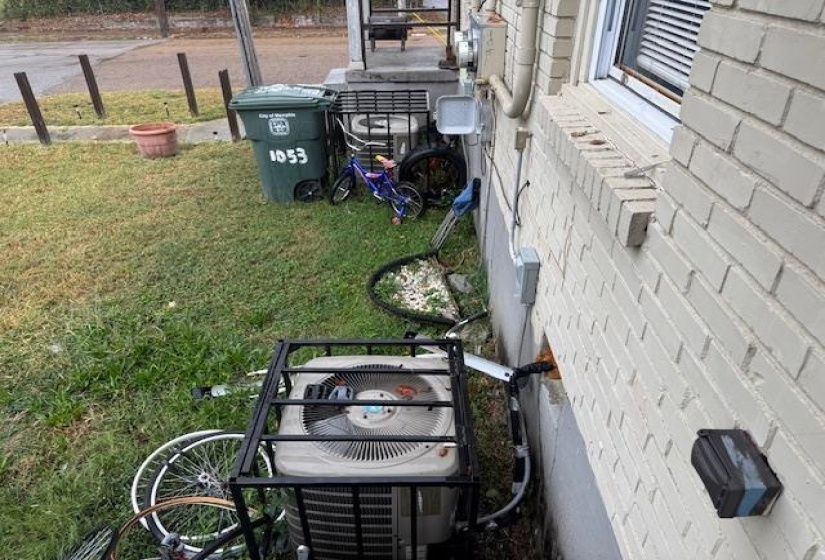 1051 LAGRANGE AVE, Memphis, Tennessee 38107, 2 Bedrooms Bedrooms, 8 Rooms Rooms,2 BathroomsBathrooms,Residential,For Sale,LAGRANGE,10207445