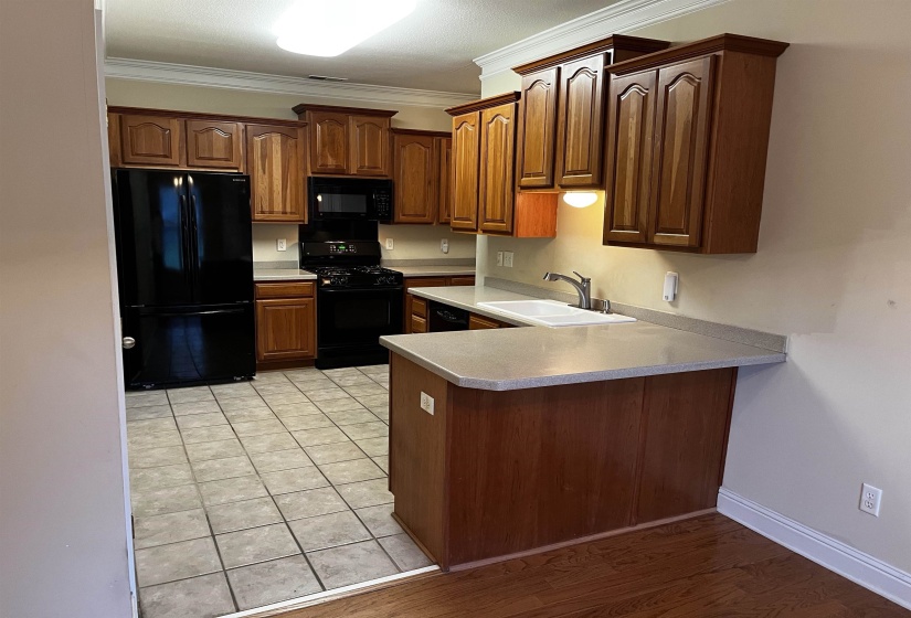 206 REESE ST, Memphis, Tennessee 38111, 4 Bedrooms Bedrooms, 8 Rooms Rooms,2.1 BathroomsBathrooms,Residential,For Sale,REESE,10207488