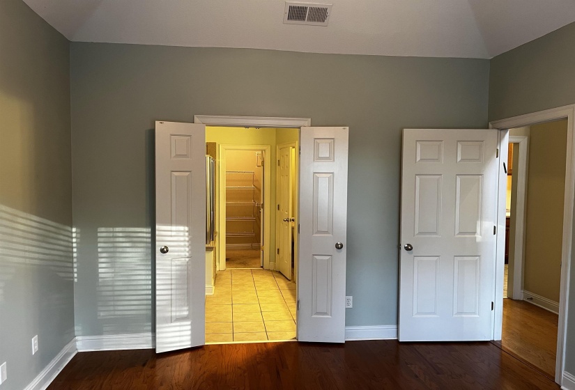 206 REESE ST, Memphis, Tennessee 38111, 4 Bedrooms Bedrooms, 8 Rooms Rooms,2.1 BathroomsBathrooms,Residential,For Sale,REESE,10207488