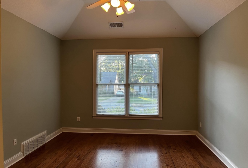 206 REESE ST, Memphis, Tennessee 38111, 4 Bedrooms Bedrooms, 8 Rooms Rooms,2.1 BathroomsBathrooms,Residential,For Sale,REESE,10207488
