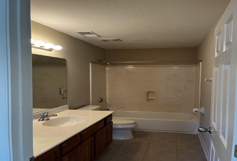 206 REESE ST, Memphis, Tennessee 38111, 4 Bedrooms Bedrooms, 8 Rooms Rooms,2.1 BathroomsBathrooms,Residential,For Sale,REESE,10207488