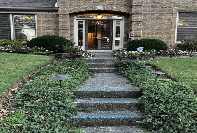 206 REESE ST, Memphis, Tennessee 38111, 4 Bedrooms Bedrooms, 8 Rooms Rooms,2.1 BathroomsBathrooms,Residential,For Sale,REESE,10207488