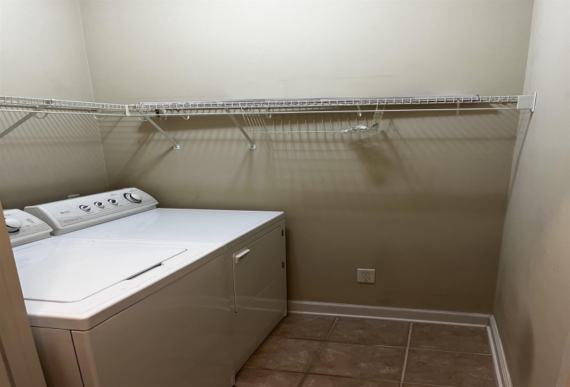 206 REESE ST, Memphis, Tennessee 38111, 4 Bedrooms Bedrooms, 8 Rooms Rooms,2.1 BathroomsBathrooms,Residential,For Sale,REESE,10207488