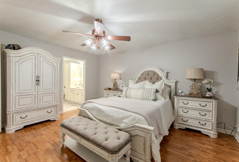 224 WILLOW DR, Adamsville, Tennessee 38310, 3 Bedrooms Bedrooms, 9 Rooms Rooms,2 BathroomsBathrooms,Residential,For Sale,WILLOW,10207521