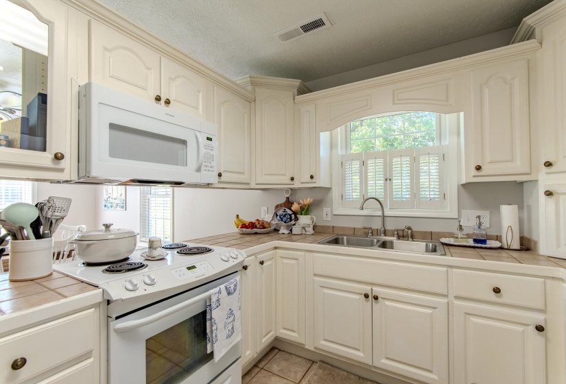 224 WILLOW DR, Adamsville, Tennessee 38310, 3 Bedrooms Bedrooms, 9 Rooms Rooms,2 BathroomsBathrooms,Residential,For Sale,WILLOW,10207521