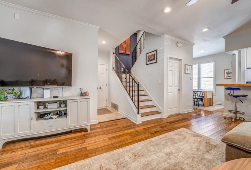 110 VANCE AVE, Memphis, Tennessee 38103, 2 Bedroom Bedrooms, 5 Room Rooms,2.1 BathroomBathrooms,Residential,For Sale,VANCE,0,10207577