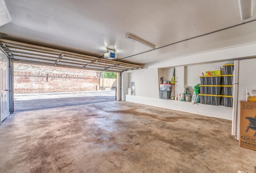 110 VANCE AVE, Memphis, Tennessee 38103, 2 Bedroom Bedrooms, 5 Room Rooms,2.1 BathroomBathrooms,Residential,For Sale,VANCE,0,10207577