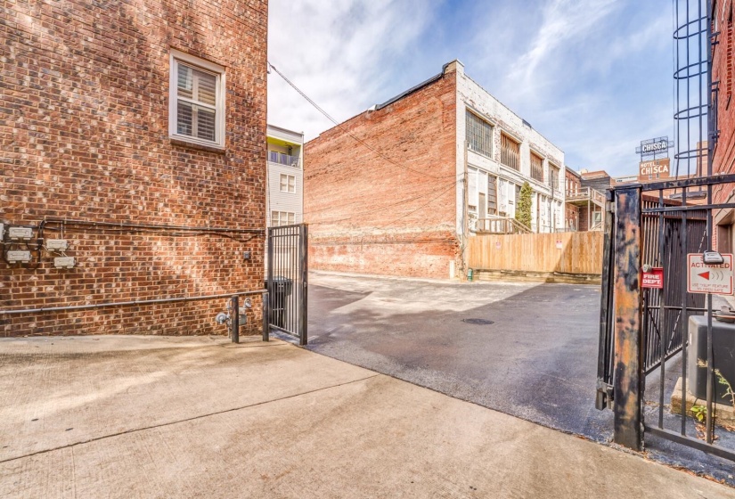 110 VANCE AVE, Memphis, Tennessee 38103, 2 Bedroom Bedrooms, 5 Room Rooms,2.1 BathroomBathrooms,Residential,For Sale,VANCE,0,10207577