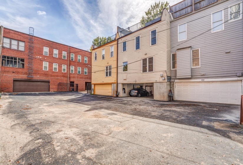 110 VANCE AVE, Memphis, Tennessee 38103, 2 Bedroom Bedrooms, 5 Room Rooms,2.1 BathroomBathrooms,Residential,For Sale,VANCE,0,10207577