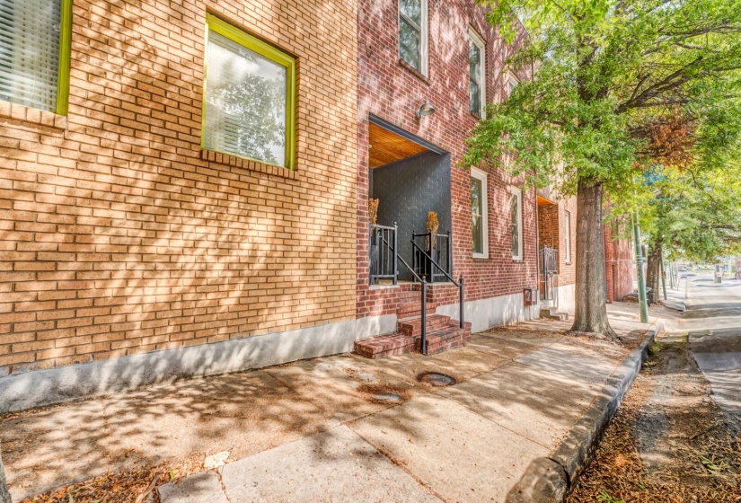 110 VANCE AVE, Memphis, Tennessee 38103, 2 Bedroom Bedrooms, 5 Room Rooms,2.1 BathroomBathrooms,Residential,For Sale,VANCE,0,10207577