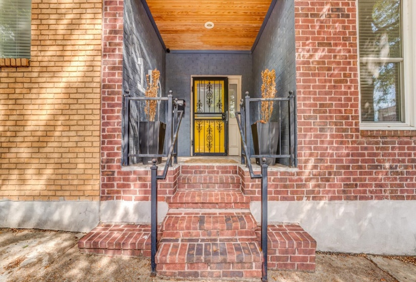 110 VANCE AVE, Memphis, Tennessee 38103, 2 Bedroom Bedrooms, 5 Room Rooms,2.1 BathroomBathrooms,Residential,For Sale,VANCE,0,10207577