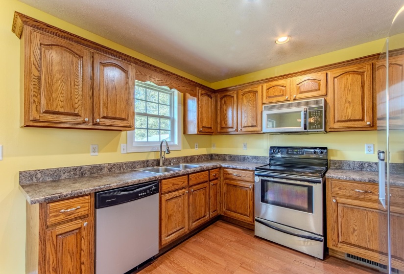 150 HOLLIS WAY, Adamsville, Tennessee 38310, 3 Bedrooms Bedrooms, 7 Rooms Rooms,2 BathroomsBathrooms,Residential,For Sale,HOLLIS,10207688