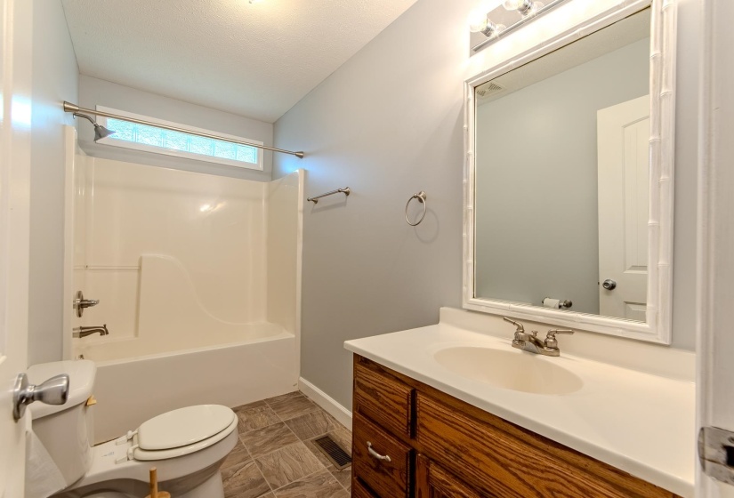 150 HOLLIS WAY, Adamsville, Tennessee 38310, 3 Bedrooms Bedrooms, 7 Rooms Rooms,2 BathroomsBathrooms,Residential,For Sale,HOLLIS,10207688