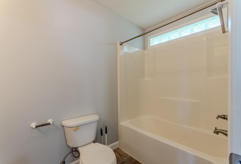 150 HOLLIS WAY, Adamsville, Tennessee 38310, 3 Bedrooms Bedrooms, 7 Rooms Rooms,2 BathroomsBathrooms,Residential,For Sale,HOLLIS,10207688