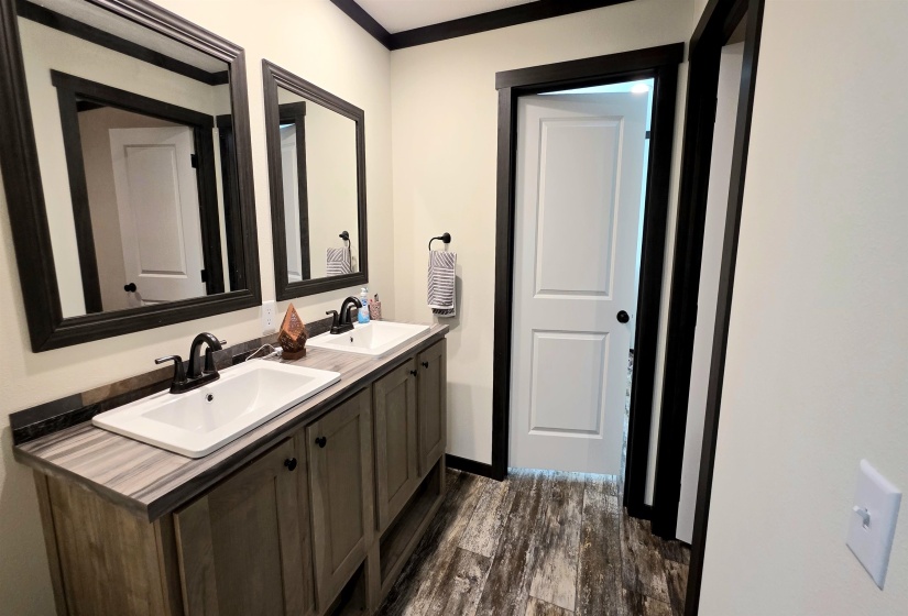 350 GEORGE LN, Michie, Tennessee 38357-6092, 3 Bedroom Bedrooms, 11 Room Rooms,3 BathroomBathrooms,Residential,For Sale,GEORGE,0,10207727
