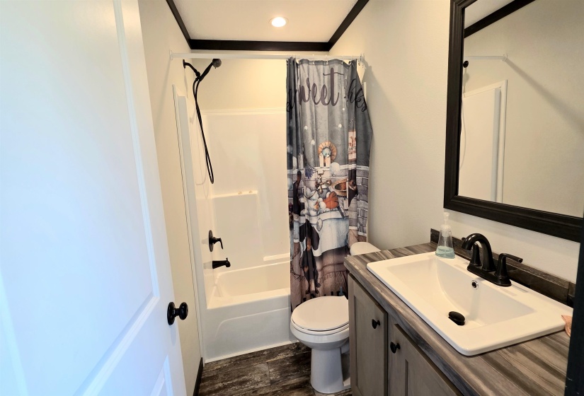 350 GEORGE LN, Michie, Tennessee 38357-6092, 3 Bedroom Bedrooms, 11 Room Rooms,3 BathroomBathrooms,Residential,For Sale,GEORGE,0,10207727