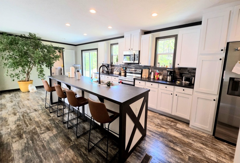 350 GEORGE LN, Michie, Tennessee 38357-6092, 3 Bedroom Bedrooms, 11 Room Rooms,3 BathroomBathrooms,Residential,For Sale,GEORGE,0,10207727