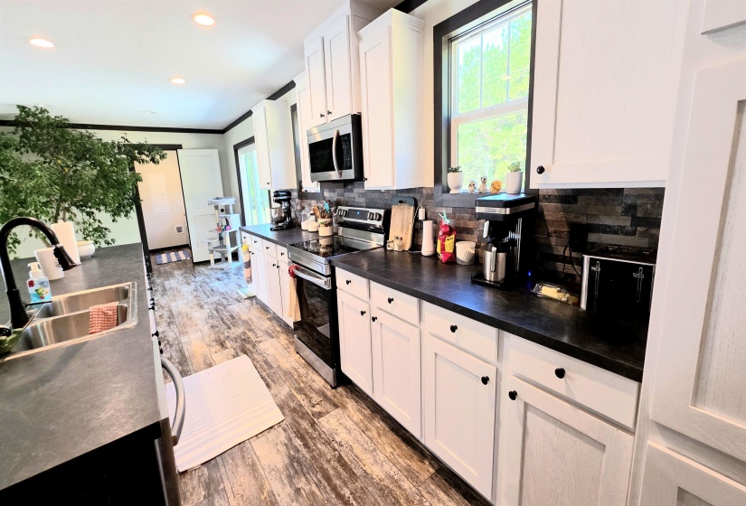 350 GEORGE LN, Michie, Tennessee 38357-6092, 3 Bedroom Bedrooms, 11 Room Rooms,3 BathroomBathrooms,Residential,For Sale,GEORGE,0,10207727