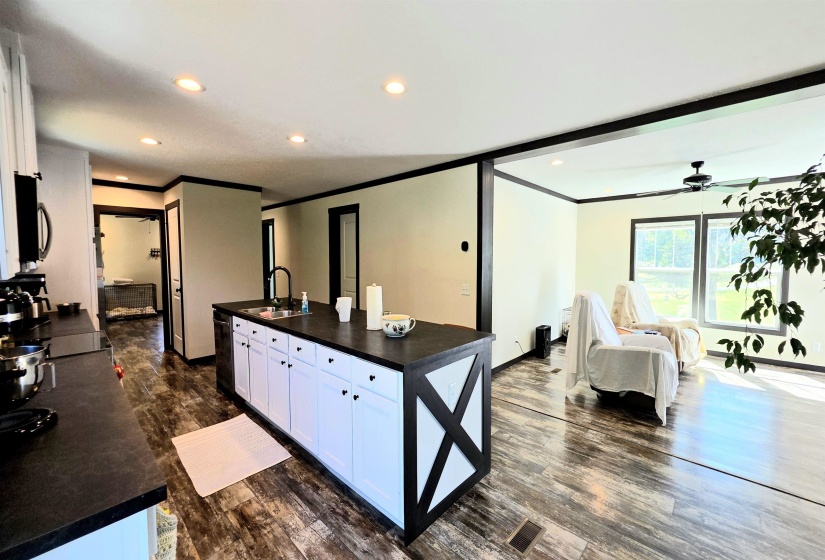 350 GEORGE LN, Michie, Tennessee 38357-6092, 3 Bedroom Bedrooms, 11 Room Rooms,3 BathroomBathrooms,Residential,For Sale,GEORGE,0,10207727