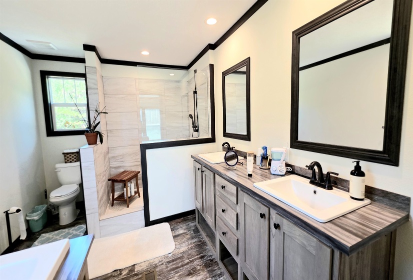 350 GEORGE LN, Michie, Tennessee 38357-6092, 3 Bedroom Bedrooms, 11 Room Rooms,3 BathroomBathrooms,Residential,For Sale,GEORGE,0,10207727