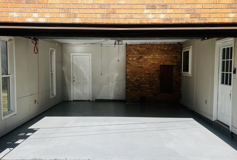 Garage with a decorative wall