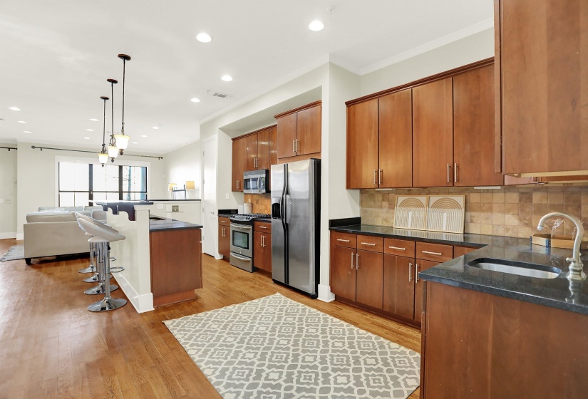 358 ISLAND DR, Memphis, Tennessee 38103, 4 Bedrooms Bedrooms, 9 Rooms Rooms,3.1 BathroomsBathrooms,Residential,For Sale,ISLAND,10207731