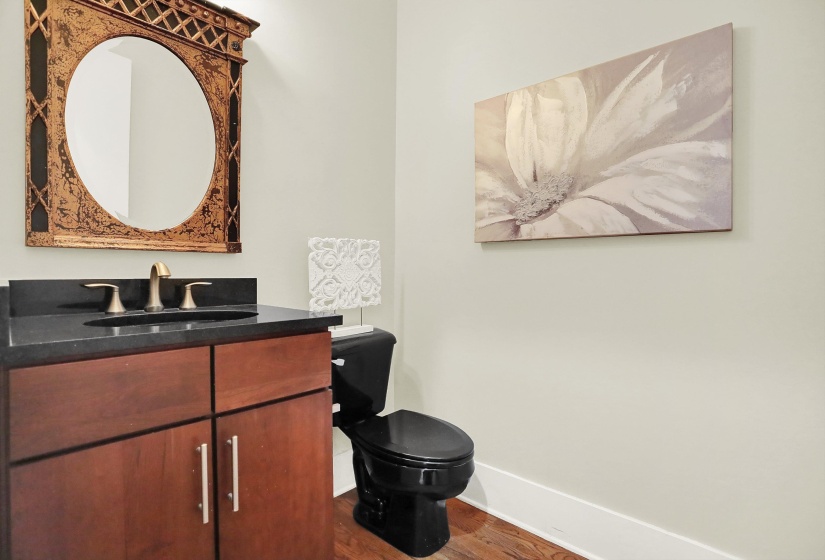 358 ISLAND DR, Memphis, Tennessee 38103, 4 Bedrooms Bedrooms, 9 Rooms Rooms,3.1 BathroomsBathrooms,Residential,For Sale,ISLAND,10207731