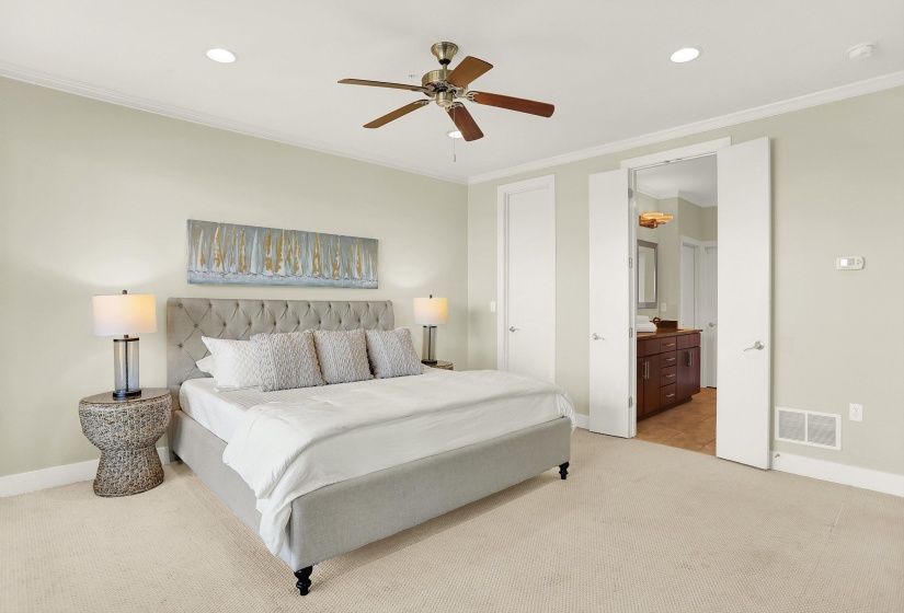 358 ISLAND DR, Memphis, Tennessee 38103, 4 Bedrooms Bedrooms, 9 Rooms Rooms,3.1 BathroomsBathrooms,Residential,For Sale,ISLAND,10207731