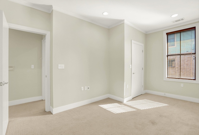 358 ISLAND DR, Memphis, Tennessee 38103, 4 Bedrooms Bedrooms, 9 Rooms Rooms,3.1 BathroomsBathrooms,Residential,For Sale,ISLAND,10207731