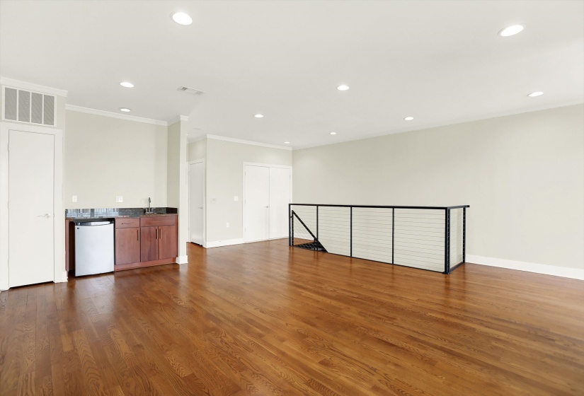 358 ISLAND DR, Memphis, Tennessee 38103, 4 Bedrooms Bedrooms, 9 Rooms Rooms,3.1 BathroomsBathrooms,Residential,For Sale,ISLAND,10207731