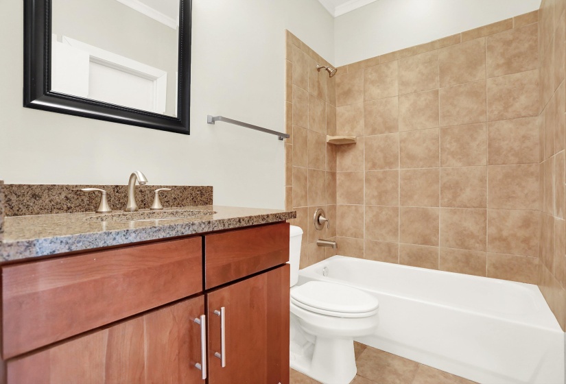 358 ISLAND DR, Memphis, Tennessee 38103, 4 Bedrooms Bedrooms, 9 Rooms Rooms,3.1 BathroomsBathrooms,Residential,For Sale,ISLAND,10207731