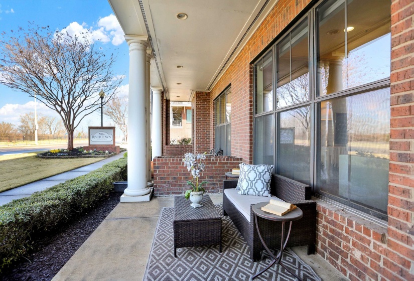 358 ISLAND DR, Memphis, Tennessee 38103, 4 Bedrooms Bedrooms, 9 Rooms Rooms,3.1 BathroomsBathrooms,Residential,For Sale,ISLAND,10207731