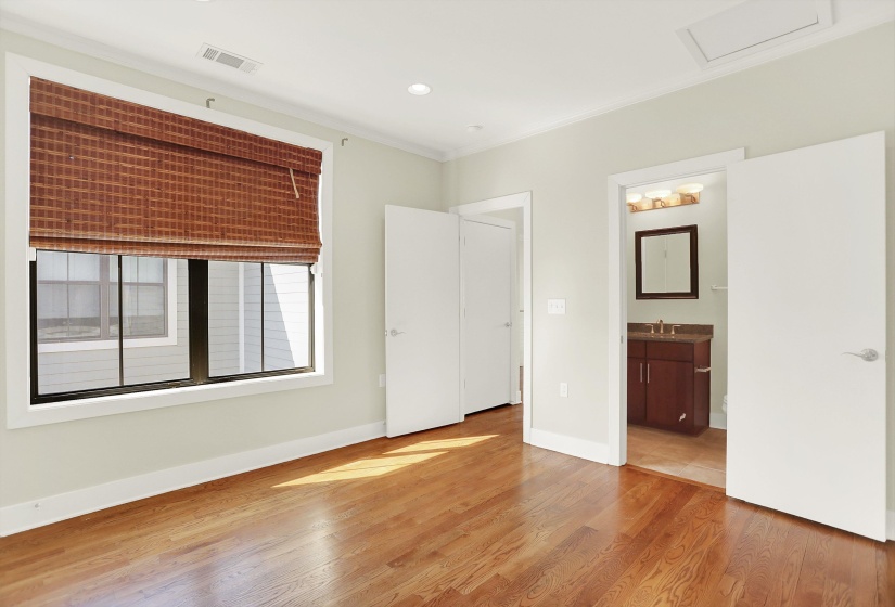 358 ISLAND DR, Memphis, Tennessee 38103, 4 Bedrooms Bedrooms, 9 Rooms Rooms,3.1 BathroomsBathrooms,Residential,For Sale,ISLAND,10207731