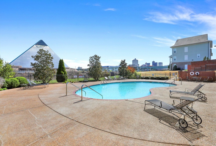 358 ISLAND DR, Memphis, Tennessee 38103, 4 Bedrooms Bedrooms, 9 Rooms Rooms,3.1 BathroomsBathrooms,Residential,For Sale,ISLAND,10207731