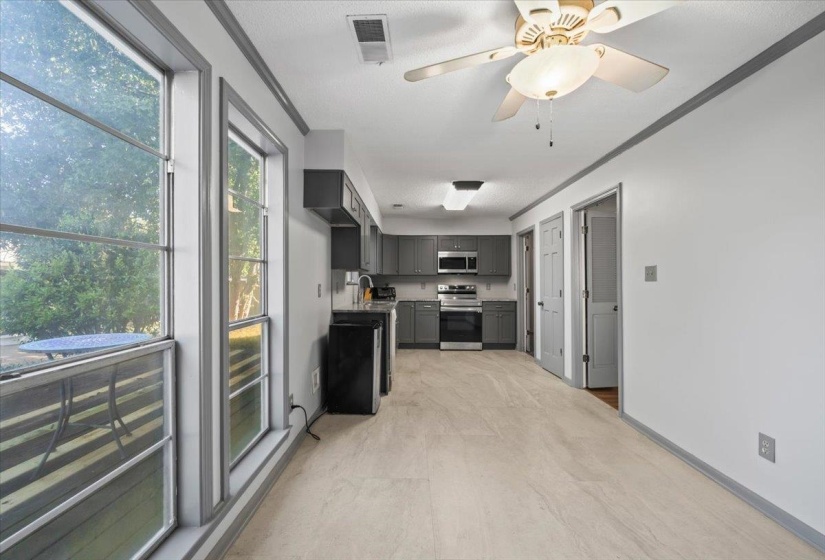 8438 RIVER GLEN DR, Germantown, Tennessee 38139, 4 Bedroom Bedrooms, 8 Room Rooms,2 BathroomBathrooms,Residential,For Sale,RIVER GLEN,0,10207978