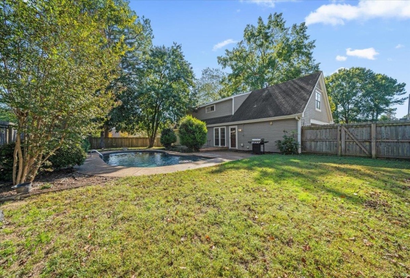 8438 RIVER GLEN DR, Germantown, Tennessee 38139, 4 Bedroom Bedrooms, 8 Room Rooms,2 BathroomBathrooms,Residential,For Sale,RIVER GLEN,0,10207978