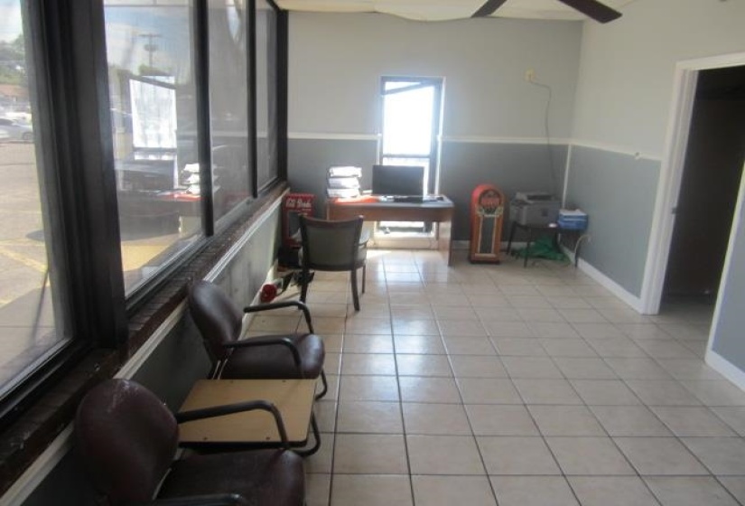 1505 ELVIS PRESLEY BLVD, Memphis, Tennessee 38106, 0 , 0 ,0,Commercial/industrial,For Sale,ELVIS PRESLEY,0,10208001