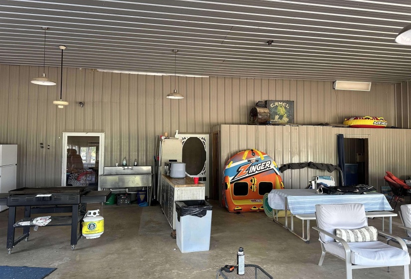 135 JAYCEE LN, Adamsville, Tennessee 38310-9999, 1 Bedroom Bedrooms, 3 Rooms Rooms,2 BathroomsBathrooms,Residential,For Sale,JAYCEE,10208039