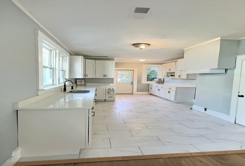 1824 KENDALE AVE, Memphis, Tennessee 38114, 3 Bedrooms Bedrooms, 6 Rooms Rooms,2 BathroomsBathrooms,Residential,For Sale,KENDALE,10208148