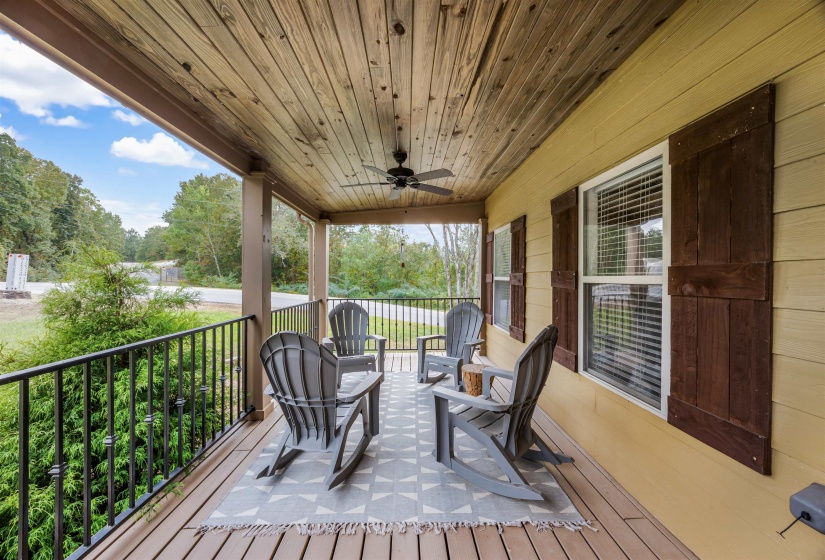Deck featuring ceiling fan