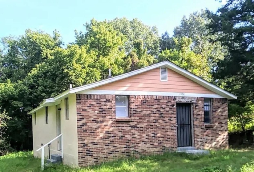 1008 WALK RD, Memphis, Tennessee 38109, 3 Bedrooms Bedrooms, 5 Rooms Rooms,1 BathroomBathrooms,Rental Properties,For Sale,WALK,10208227