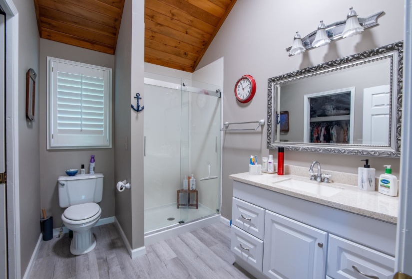 140 RIDGE VIEW DR, Savannah, Tennessee 38372-9999, 5 Bedrooms Bedrooms, 10 Rooms Rooms,4 BathroomsBathrooms,Residential,For Sale,RIDGE VIEW,10208237