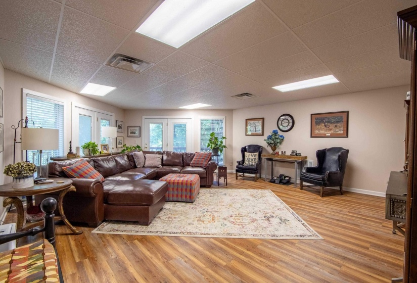 140 RIDGE VIEW DR, Savannah, Tennessee 38372-9999, 5 Bedrooms Bedrooms, 10 Rooms Rooms,4 BathroomsBathrooms,Residential,For Sale,RIDGE VIEW,10208237