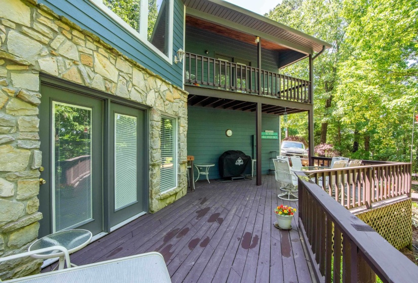 140 RIDGE VIEW DR, Savannah, Tennessee 38372-9999, 5 Bedrooms Bedrooms, 10 Rooms Rooms,4 BathroomsBathrooms,Residential,For Sale,RIDGE VIEW,10208237