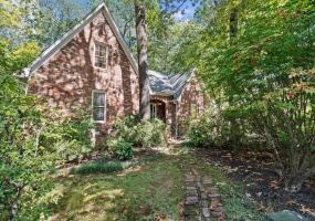 828 PEARSON OAKS DR, Collierville, Tennessee 38017, 4 Bedrooms Bedrooms, 9 Rooms Rooms,3 BathroomsBathrooms,Residential,For Sale,PEARSON OAKS,10208267