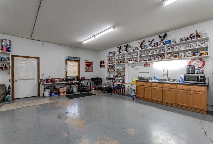 1075 HIGHWAY 203 HWY, Savannah, Tennessee 38372, 5 Bedrooms Bedrooms, 12 Rooms Rooms,3.2 BathroomsBathrooms,Residential,For Sale,HIGHWAY 203,10208292