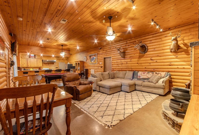 1075 HIGHWAY 203 HWY, Savannah, Tennessee 38372, 5 Bedrooms Bedrooms, 12 Rooms Rooms,3.2 BathroomsBathrooms,Residential,For Sale,HIGHWAY 203,10208292