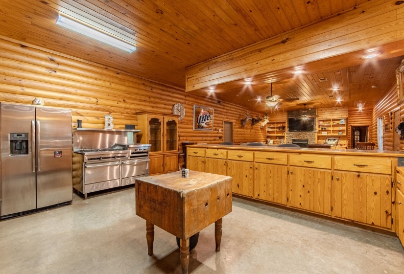 1075 HIGHWAY 203 HWY, Savannah, Tennessee 38372, 5 Bedrooms Bedrooms, 12 Rooms Rooms,3.2 BathroomsBathrooms,Residential,For Sale,HIGHWAY 203,10208292