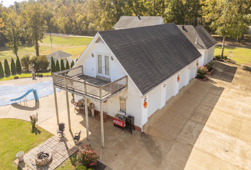 1075 HIGHWAY 203 HWY, Savannah, Tennessee 38372, 5 Bedrooms Bedrooms, 12 Rooms Rooms,3.2 BathroomsBathrooms,Residential,For Sale,HIGHWAY 203,10208292
